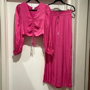 Cupcakes & Cashmere 2 Piece Hot Pink Vacation Silky Set Pants Top Trendy